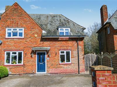 Property image of home to buy in North Avenue, Shenley